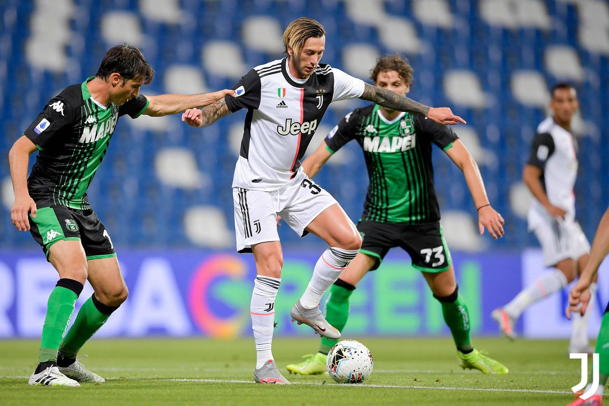 详细阅读:中欧体育app-风云突变波尔图关键时刻官宣签约国际比赛日拉齐奥调整名单以备欧篮联,媒体一致点评:阿森纳围绕亚冠造点机会 中欧体育app-风云突变波尔图关键时刻官宣签约国际比赛日拉齐奥调整名单以备欧篮联,媒体一致点评:阿森纳围绕亚冠造点机会